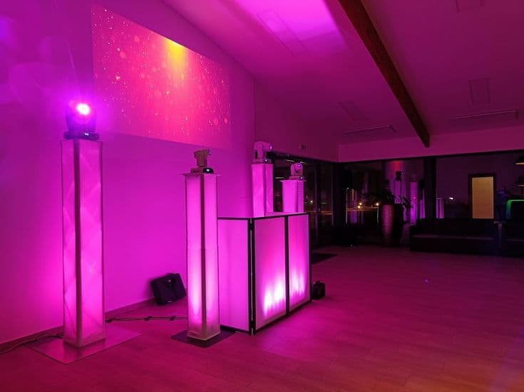 Moving Head Light Pillars